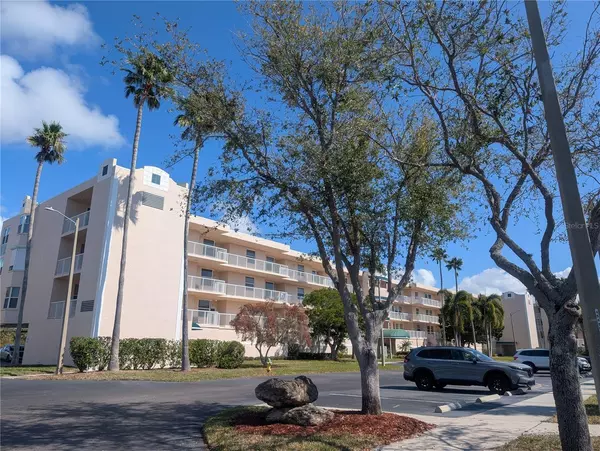 Madeira Beach, FL 33708,6315 SHORELINE DR #3305