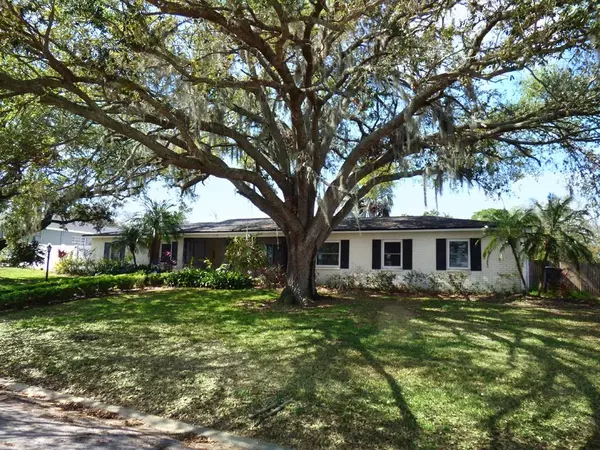 1101 KING ARTHUR CT,  Valrico,  FL 33594