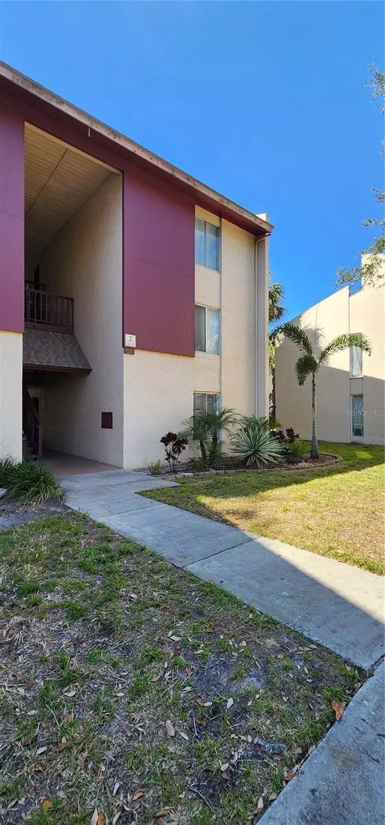 8632 TAHOE CT #6, Tampa, FL 33614