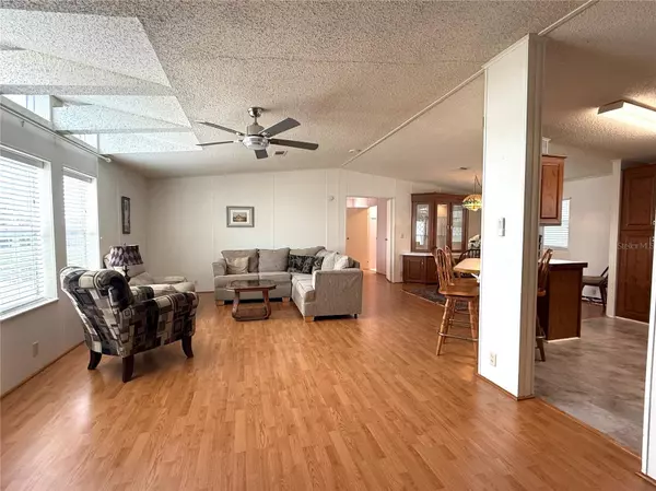 Apollo Beach, FL 33572,222 N SAINT GEORGE CIR
