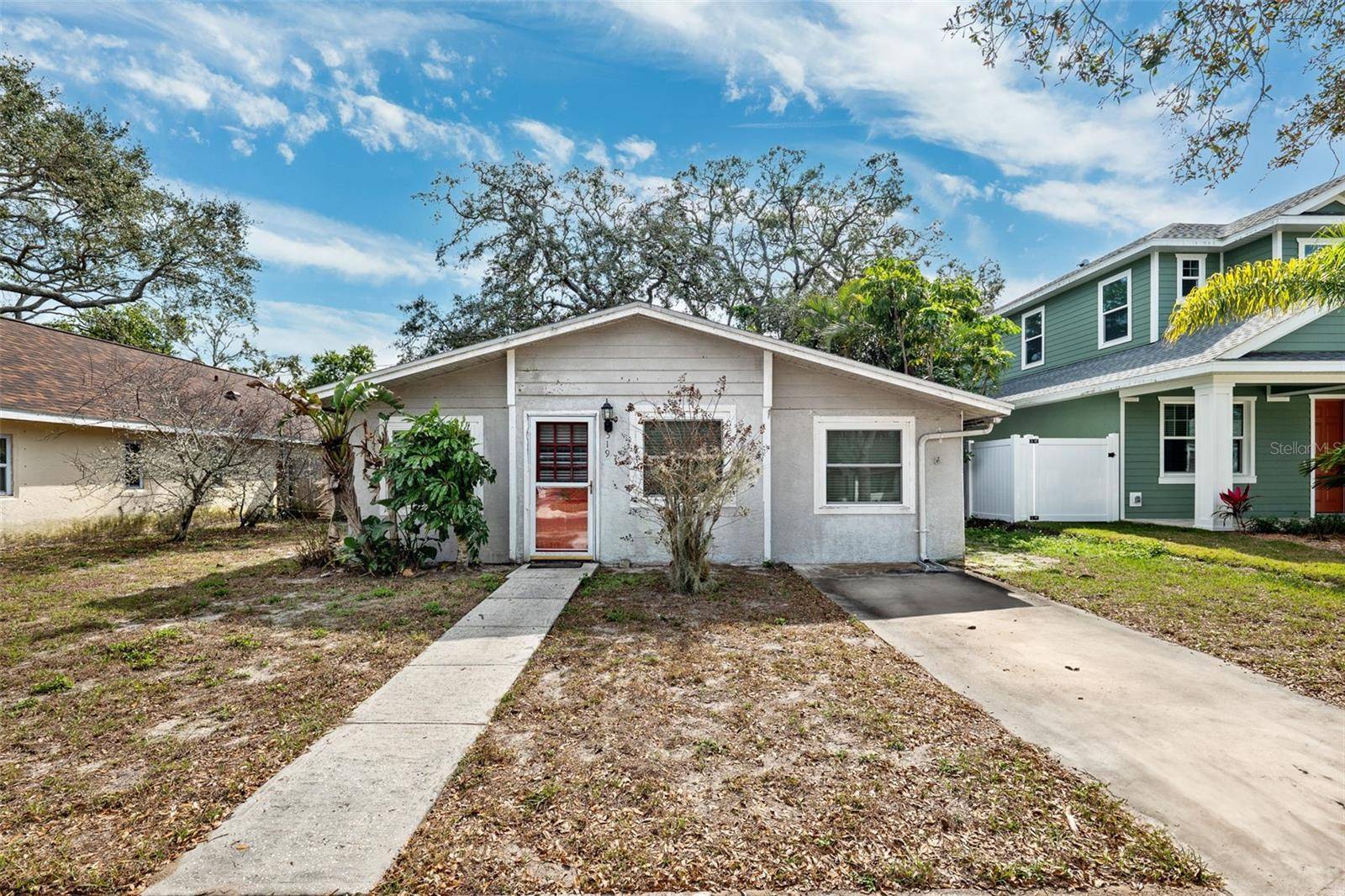 Dunedin, FL 34698,519 ROANOKE ST