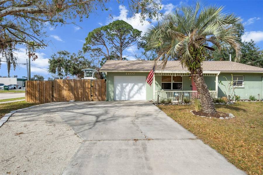 4407 PARNELL DR, Sarasota, FL 34232