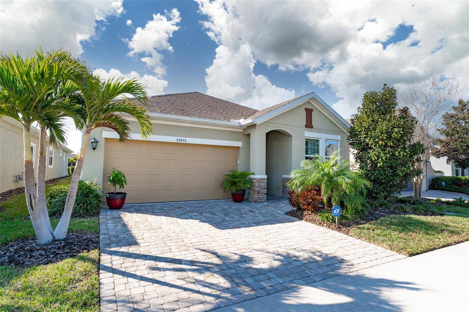 13915 KINGFISHER GLEN DR, Lithia, FL 33547