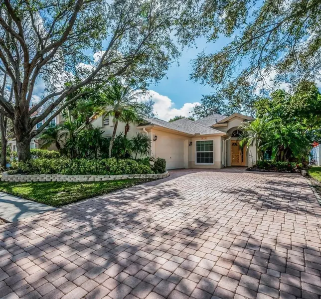 450 LIAM AVE, Tarpon Springs, FL 34689