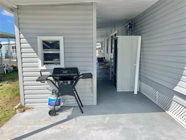St Petersburg, FL 33702,7181 MOUNT HAWTHORNE RD NE #590