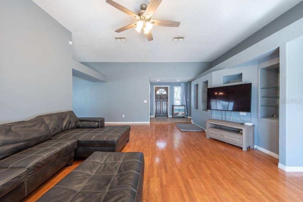 Tampa, FL 33647,9415 PEBBLE GLEN AVE