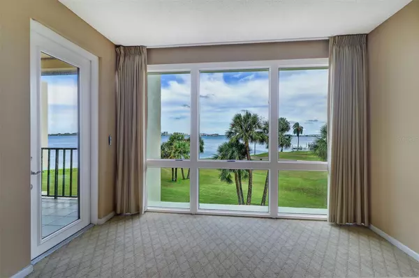 Belleair, FL 33756,50 COE RD #223