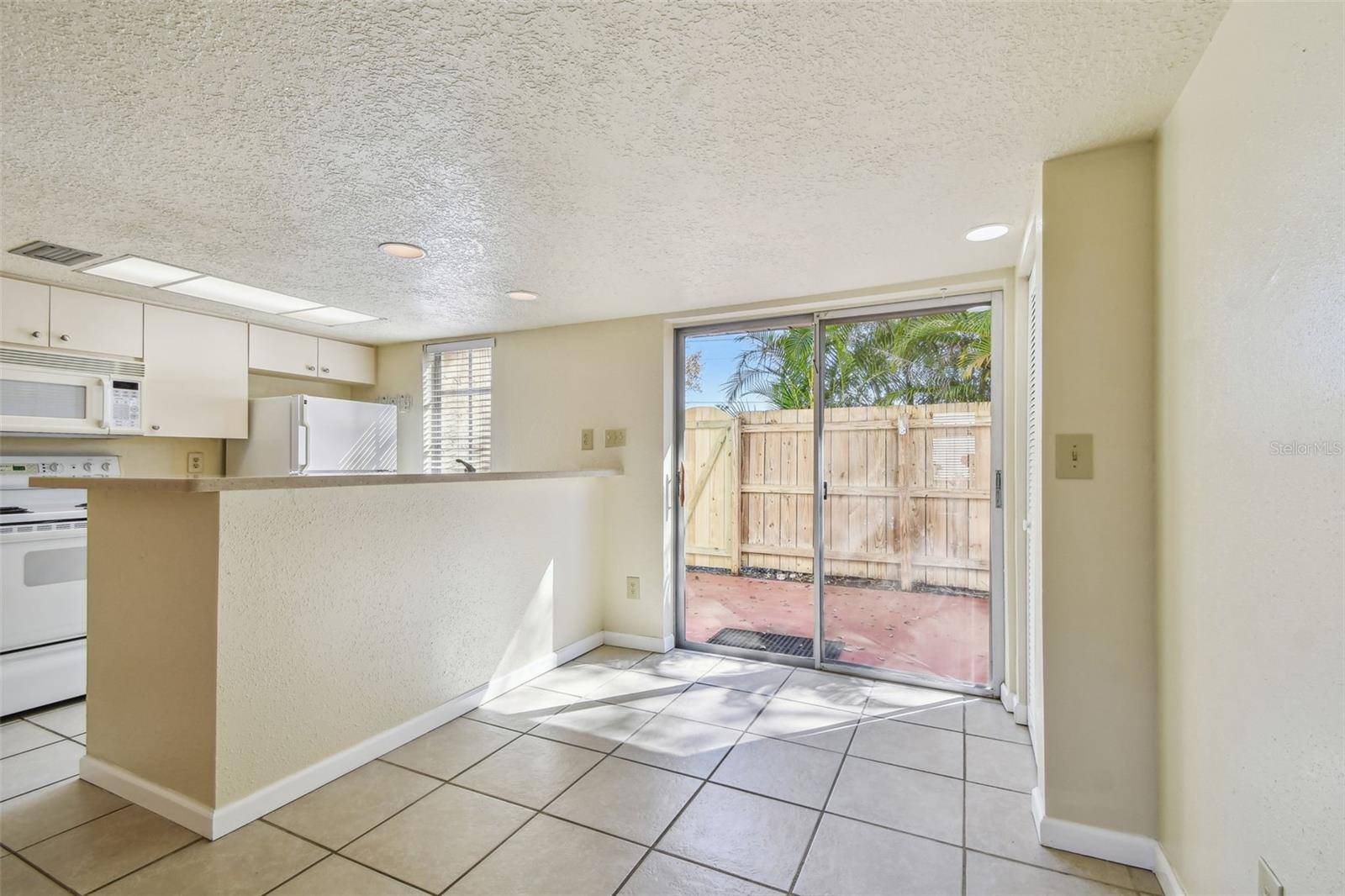 Largo, FL 33771,7200 ULMERTON RD #B4