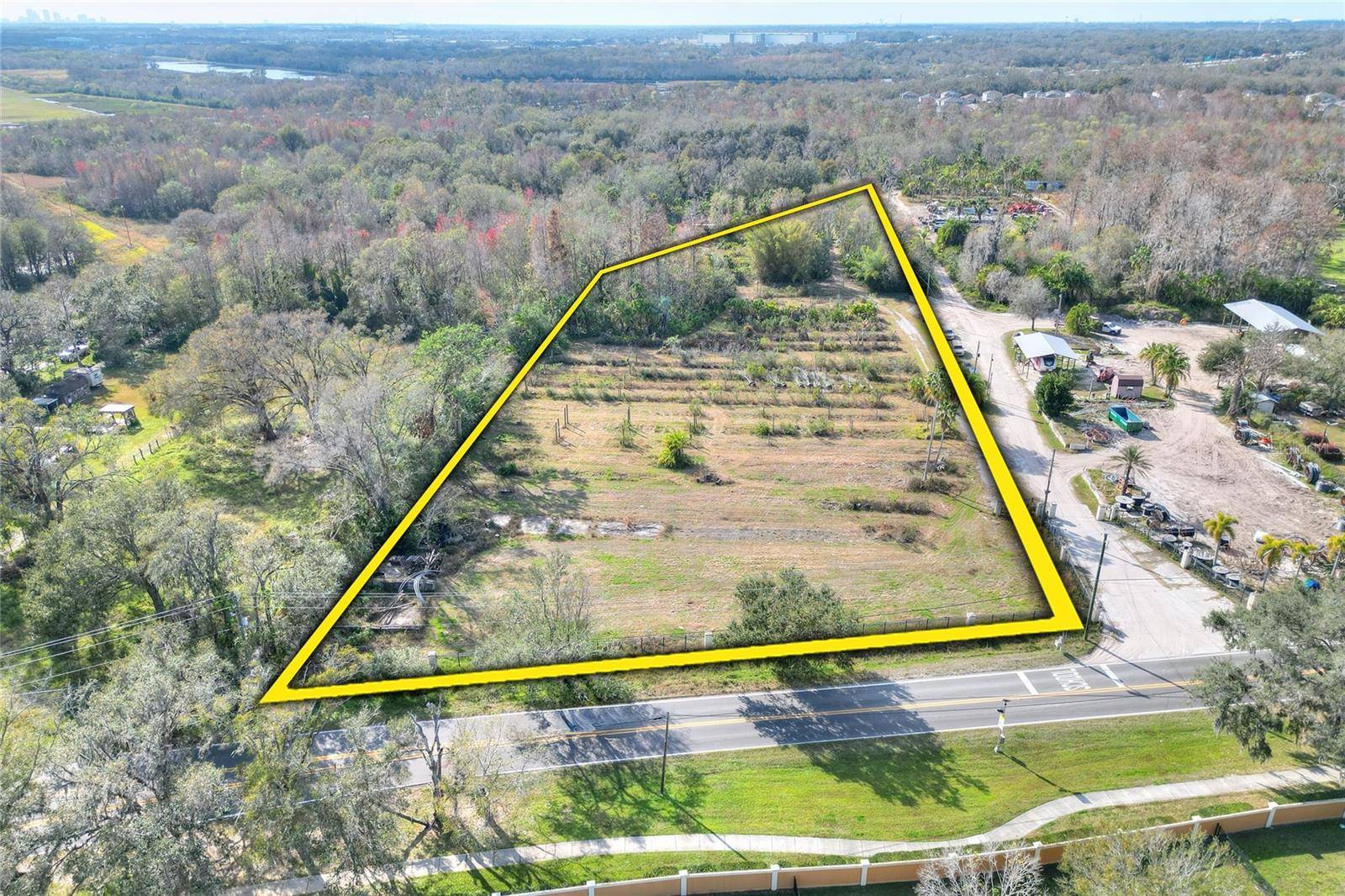 8680 WILLIAMS RD, Seffner, FL 33584