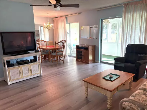Sun City Center, FL 33573,1901 CANTERBURY LN #10