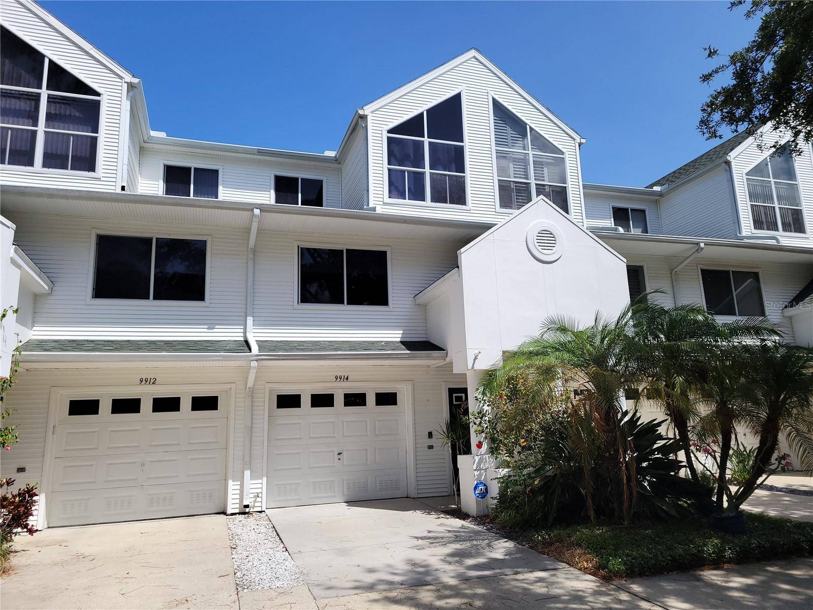 9914 INDIAN KEY TRL #32, Seminole, FL 33776