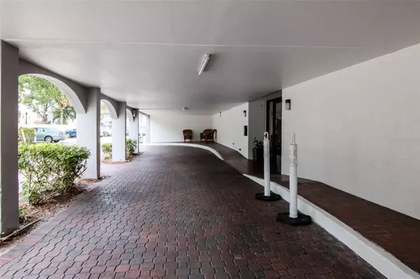 Tampa, FL 33609,3211 W SWANN AVE #502