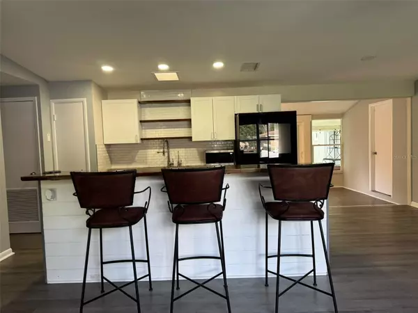 Lutz, FL 33549,16240 LAKE PALM DR
