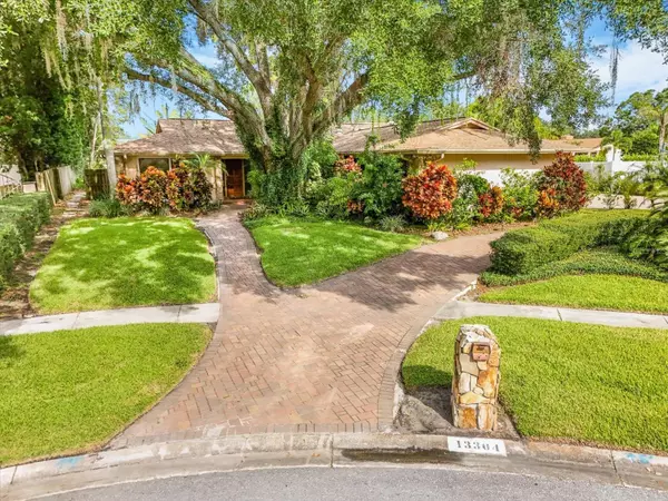 Tampa, FL 33618,13304 MEADOWWOOD CT