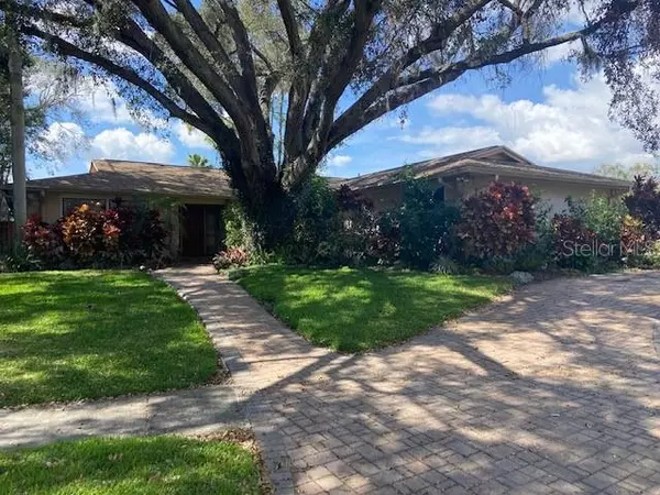 13304 MEADOWWOOD CT, Tampa, FL 33618