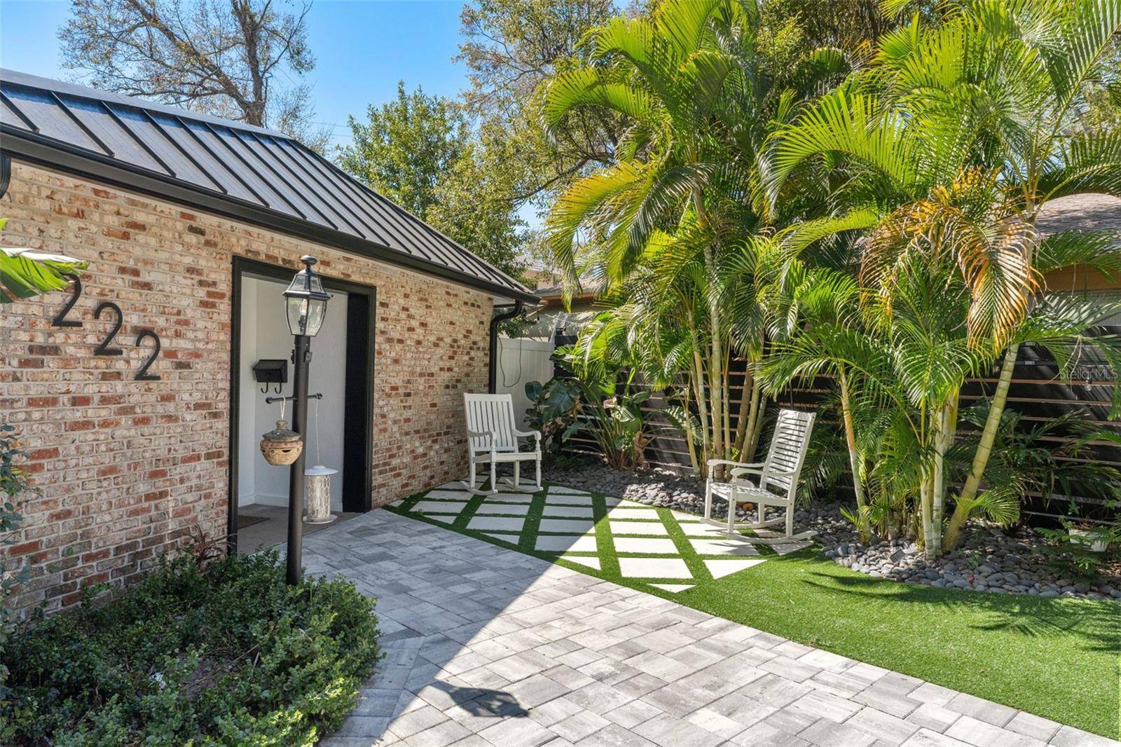 St Petersburg, FL 33701,222 11TH AVE N