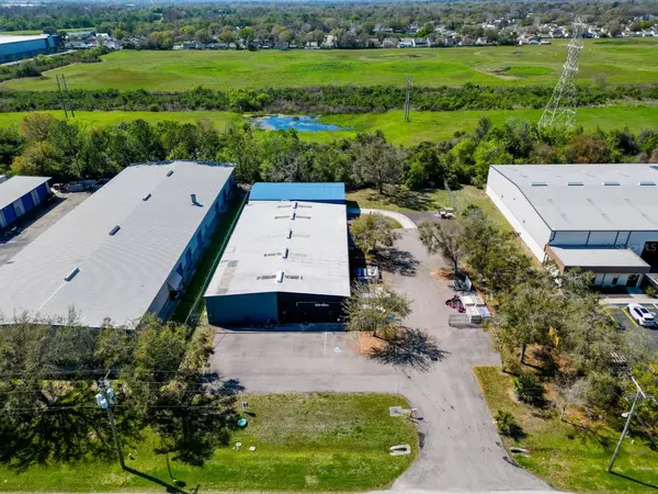 Tampa, FL 33637,7702 INDUSTRIAL LN