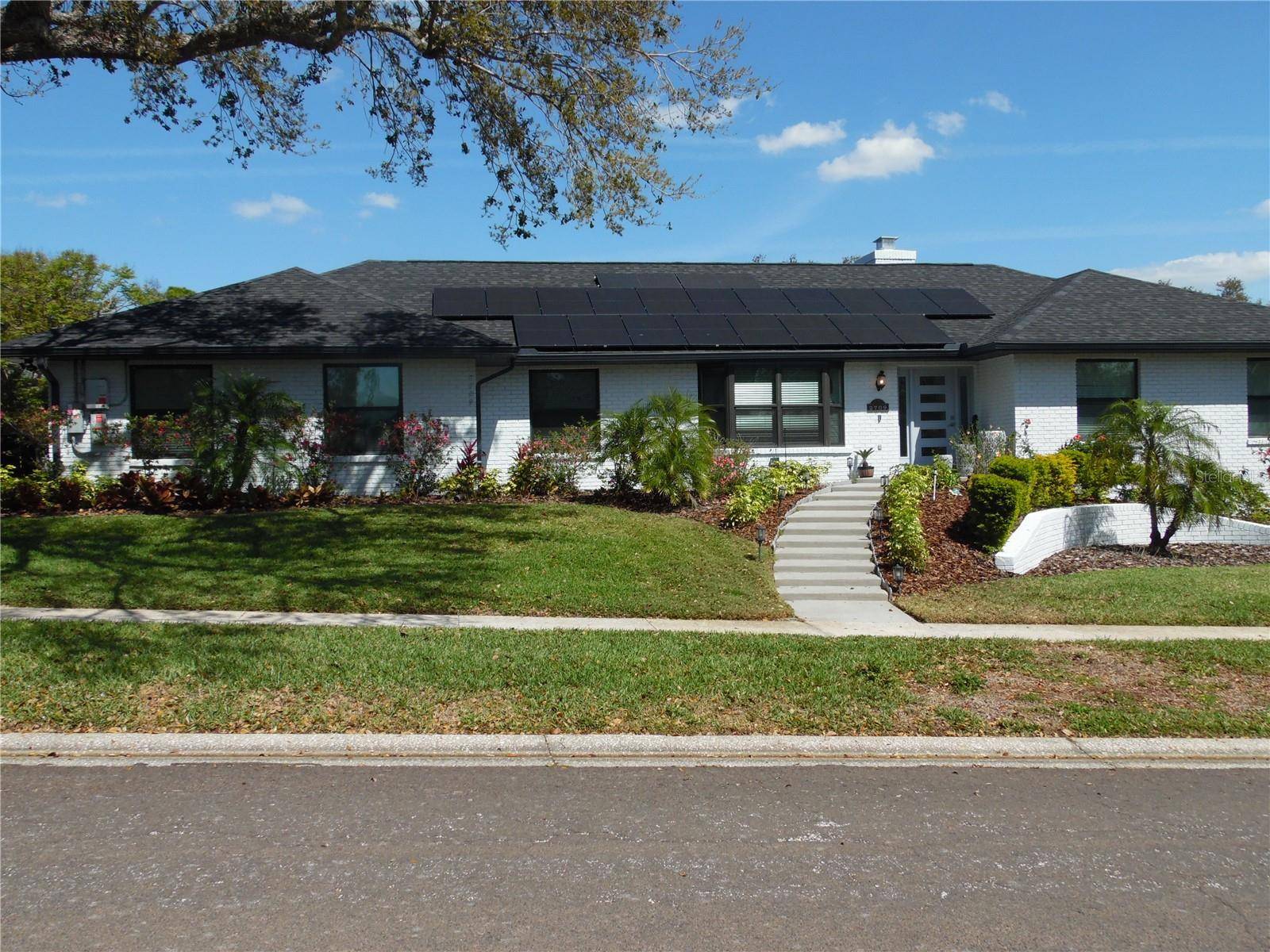 Valrico, FL 33596,2709 FAIRWAY VIEW DR