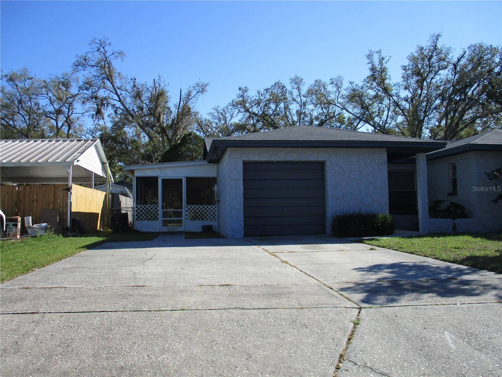 Dover, FL 33527,2023 LANCE CT