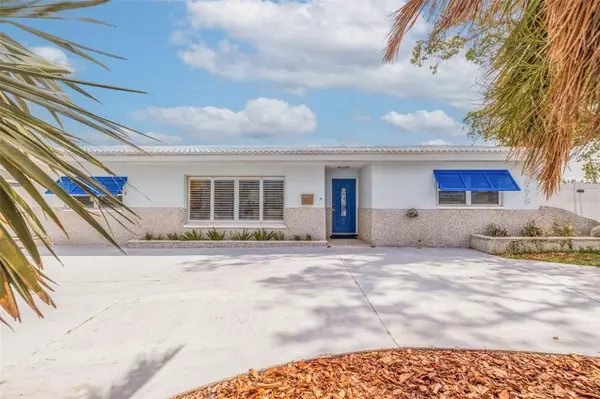 7998 CAUSEWAY BLVD N, St Petersburg, FL 33707