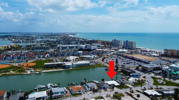 15306 HARBOR DR, Madeira Beach, FL 33708