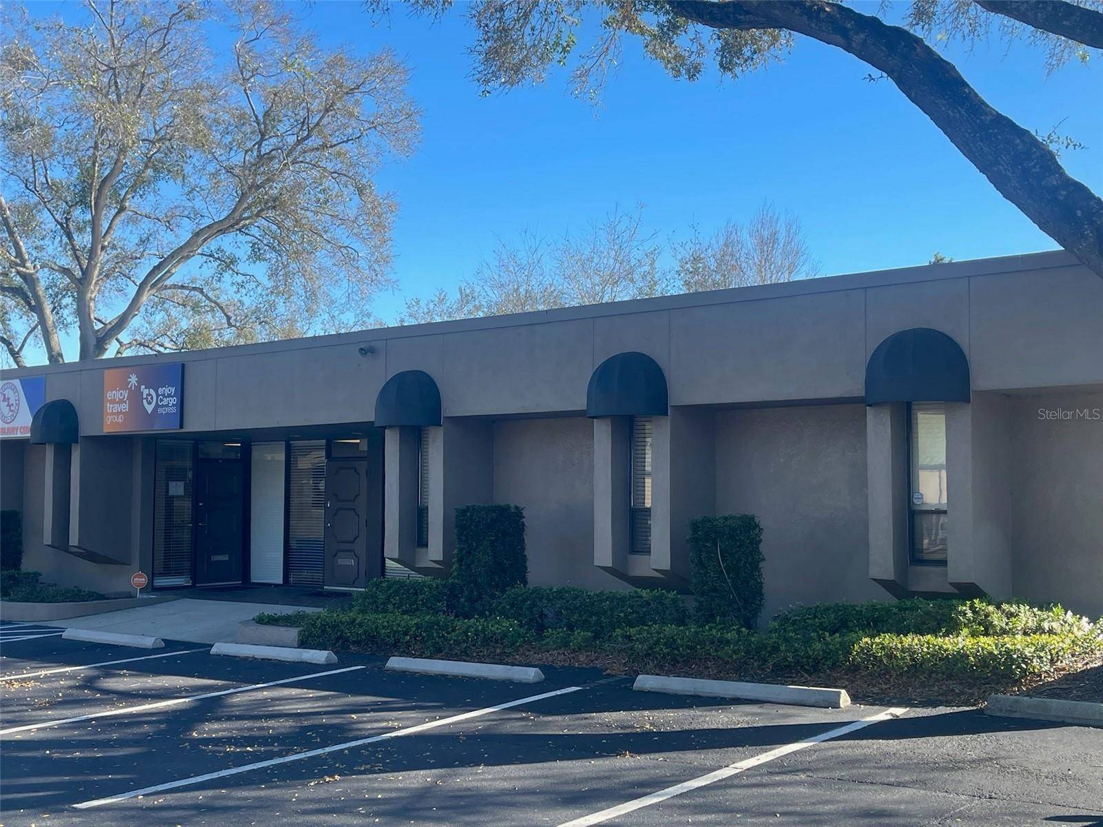 1046 W BUSCH BLVD #200, Tampa, FL 33612