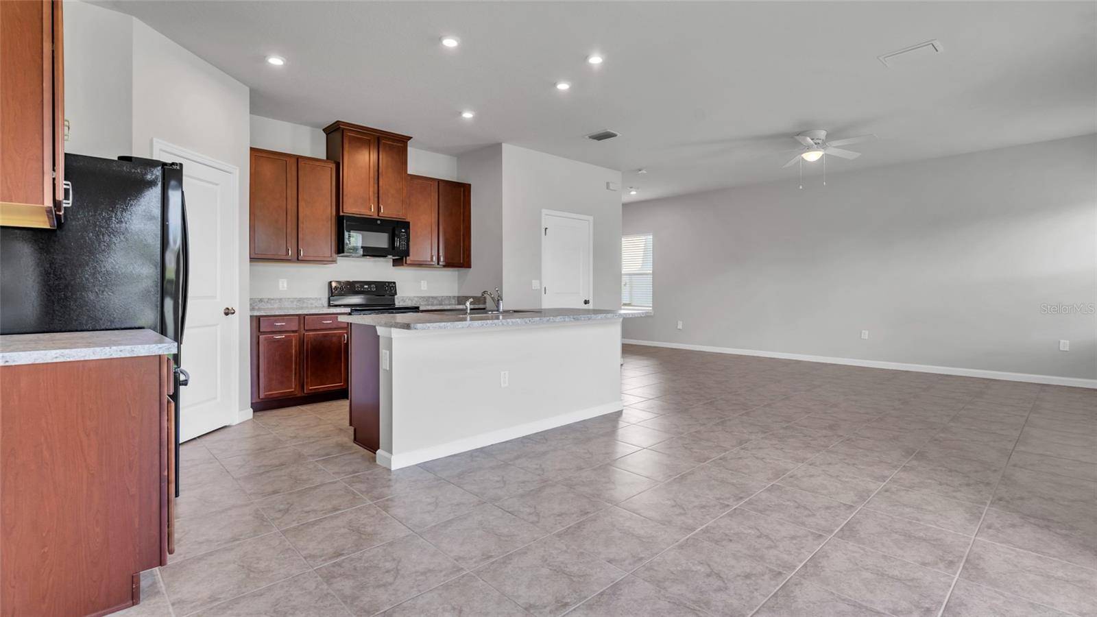 Land O Lakes, FL 34638,10735 HAWKS LANDING DR