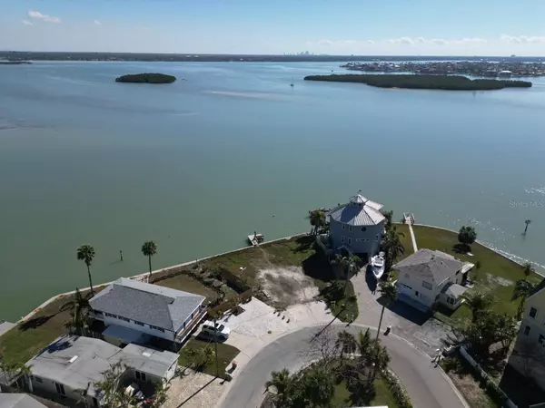 Madeira Beach, FL 33708,437 BOCA CIEGA DR