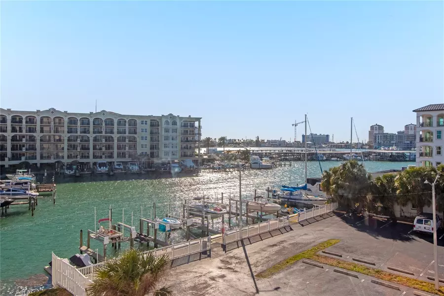 255 DOLPHIN PT #414, Clearwater Beach, FL 33767