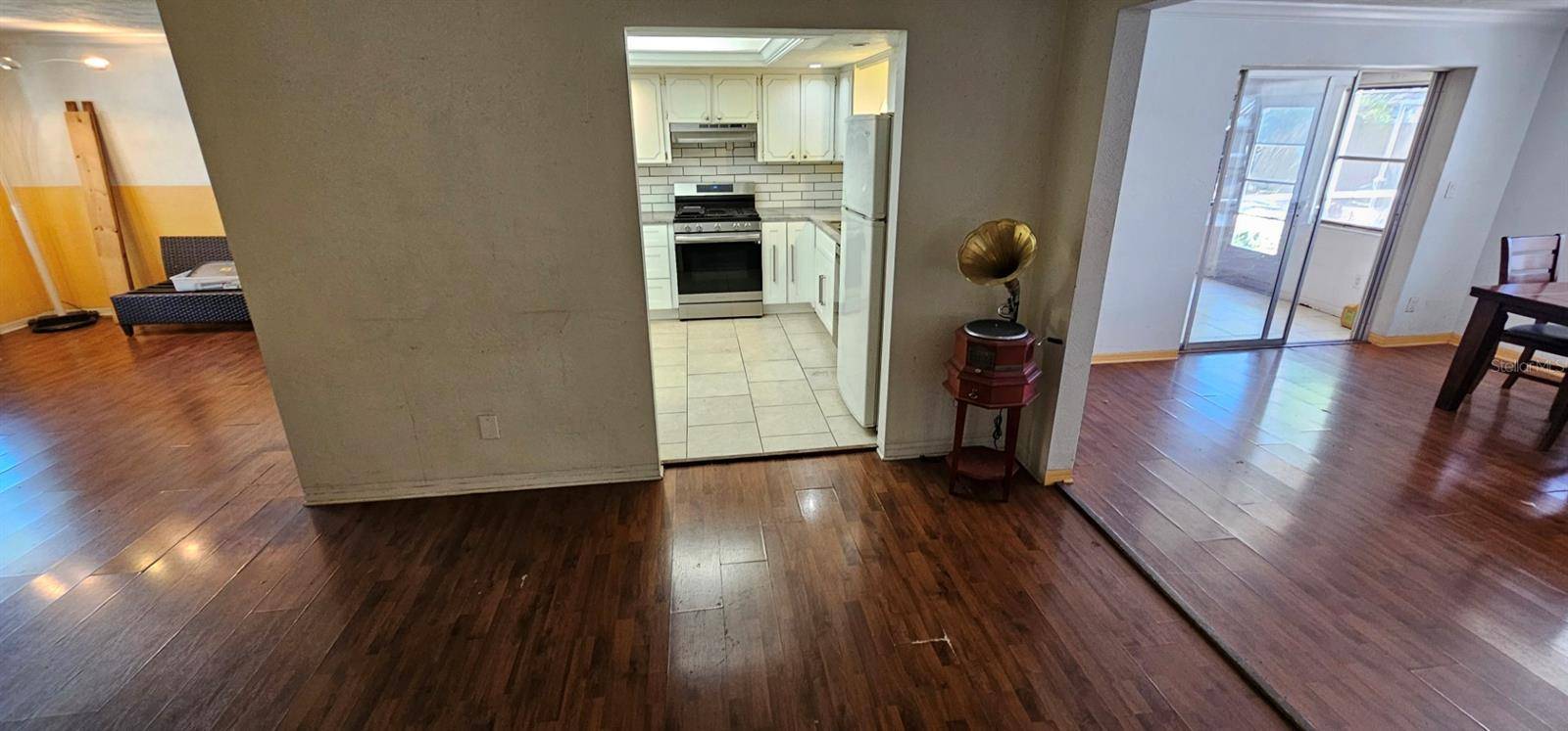 St Petersburg, FL 33705,5998 8TH ST S