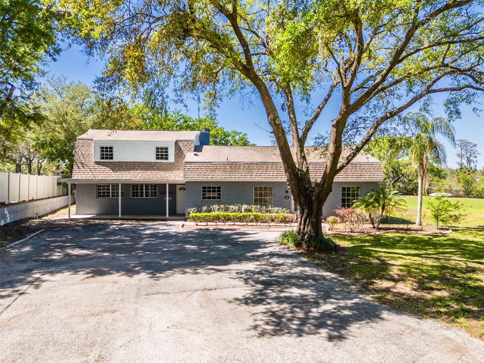 498 LAKEWOOD DR, Brandon, FL 33510