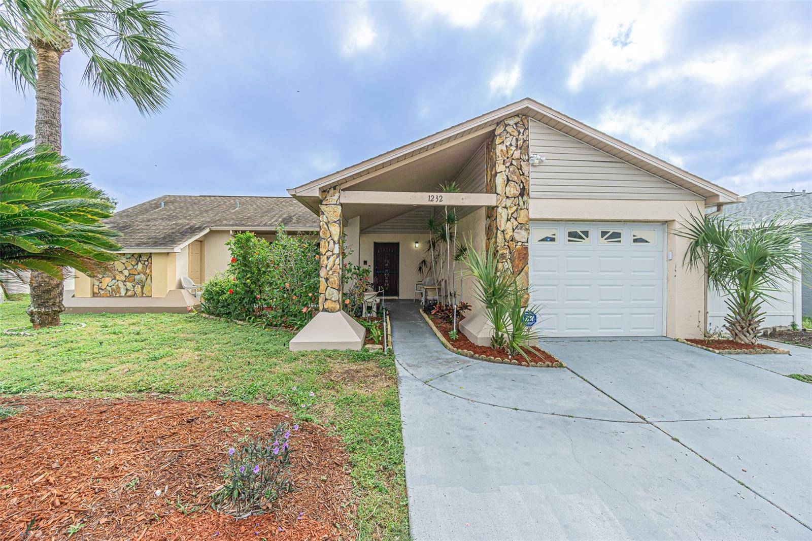 1232 PERSIMMON DR, Holiday, FL 34691