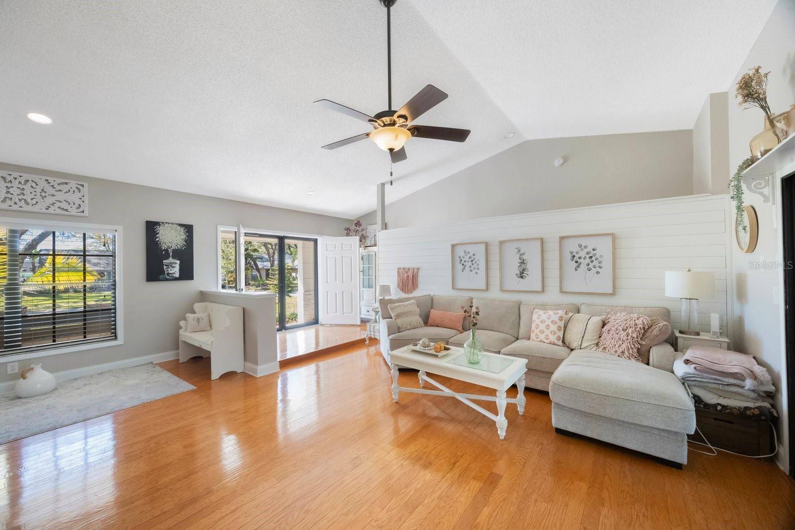 Palm Harbor, FL 34683,162 ARBOR DR W