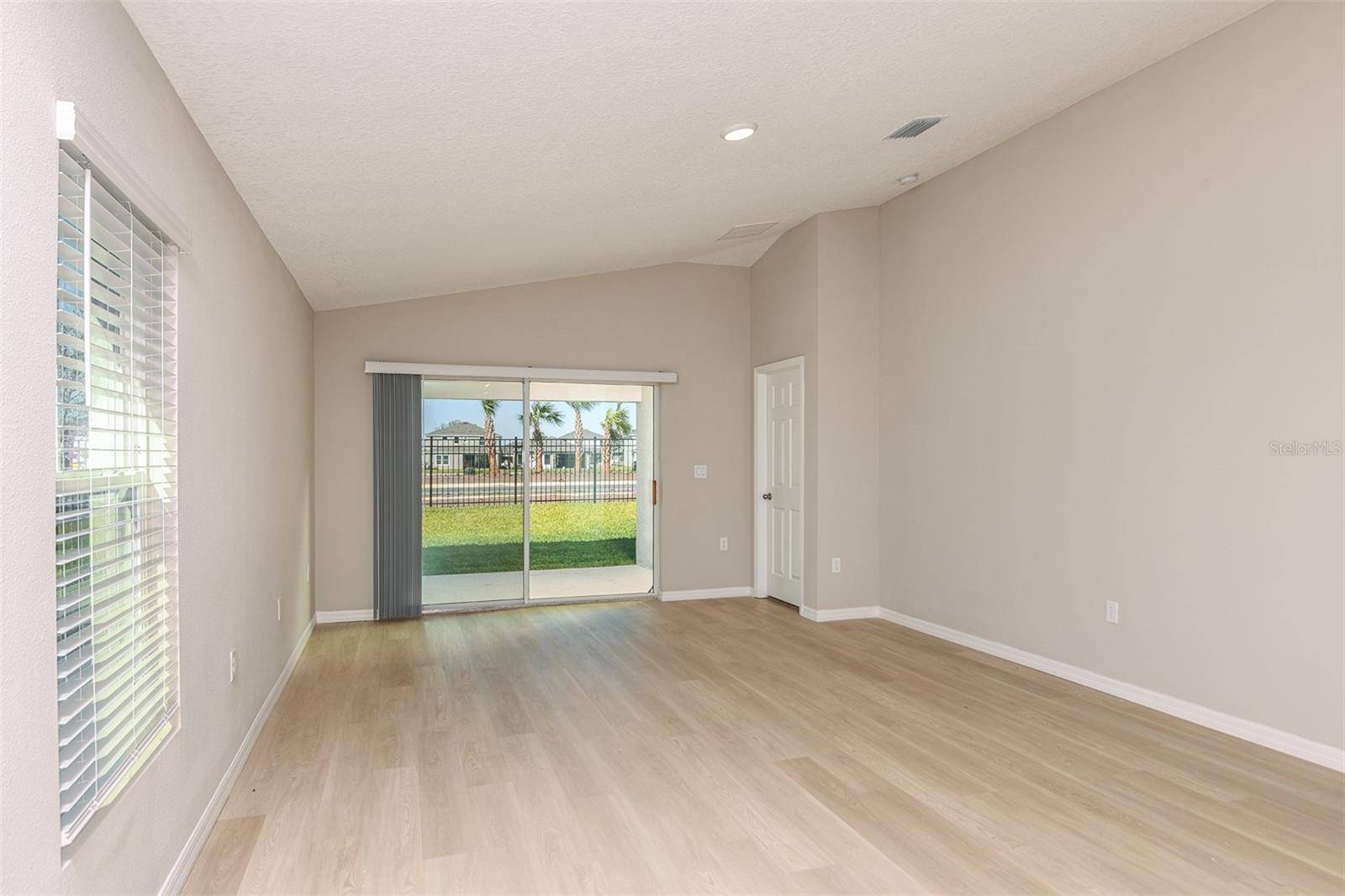 Zephyrhills, FL 33541,37233 SAGEMOOR DR