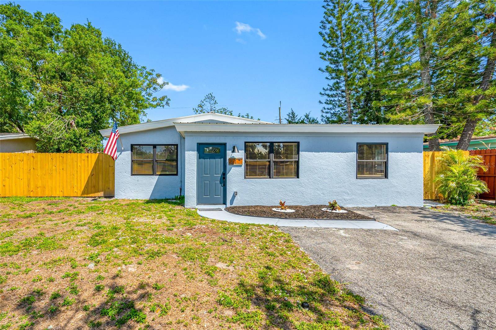 217 EMERALD LN, Largo, FL 33771