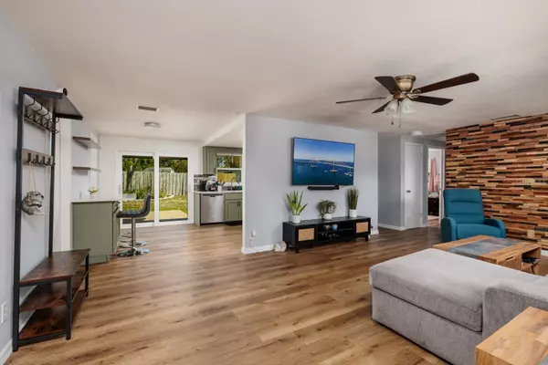 Seminole, FL 33777,8871 94TH ST