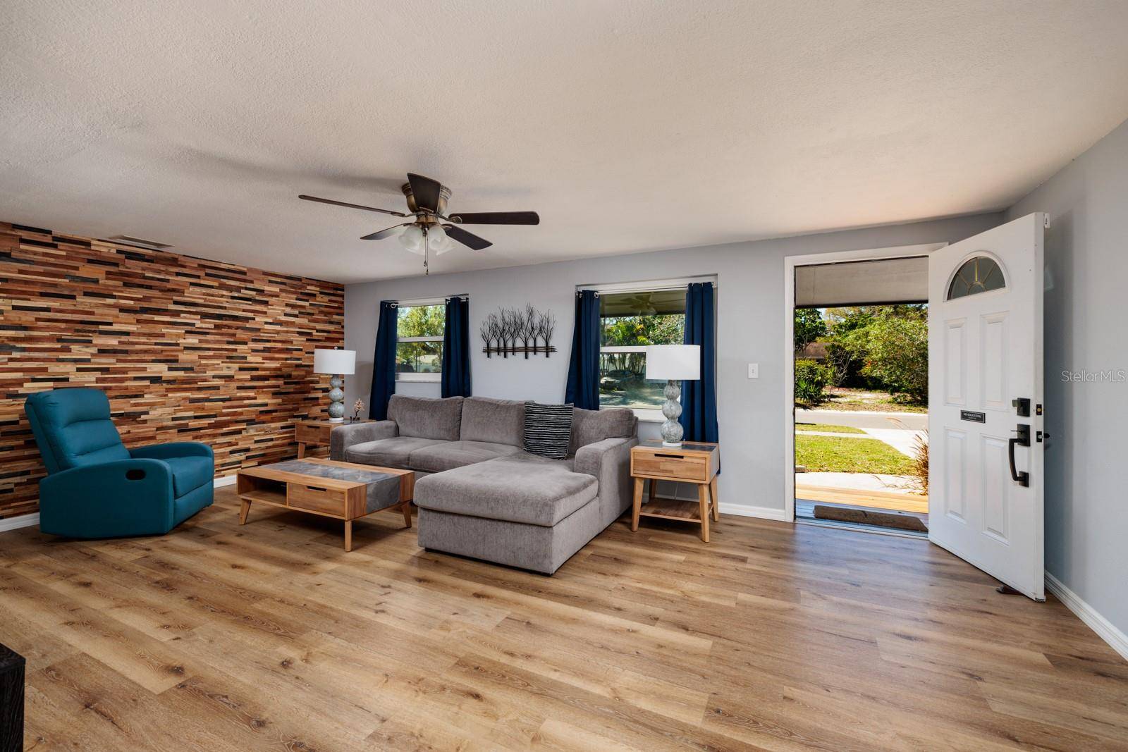 Seminole, FL 33777,8871 94TH ST