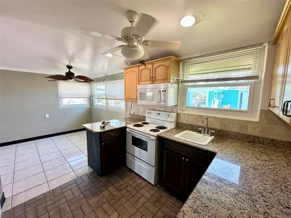 Redington Shores, FL 33708,18004 1ST ST E