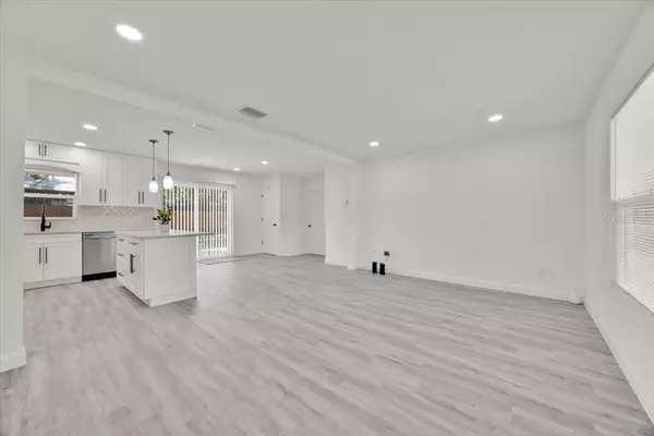 Lakeland, FL 33810,2415 SUTTON RD