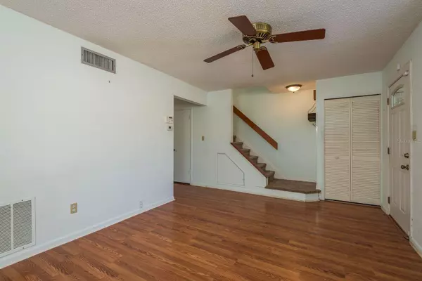 Tampa, FL 33647,9037 PEBBLE CREEK DR