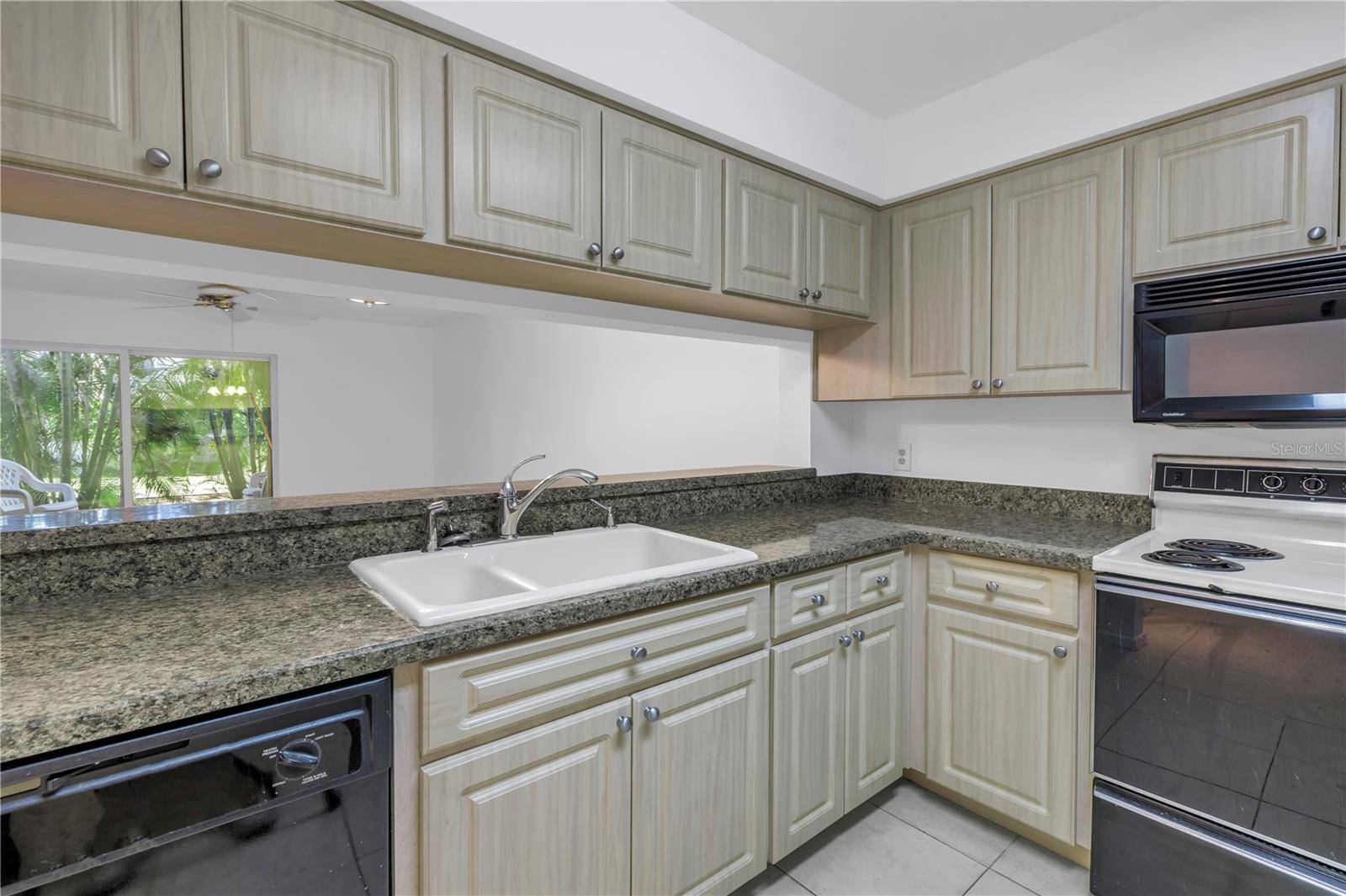 St Petersburg, FL 33710,6826 STONES THROW CIR N #11104