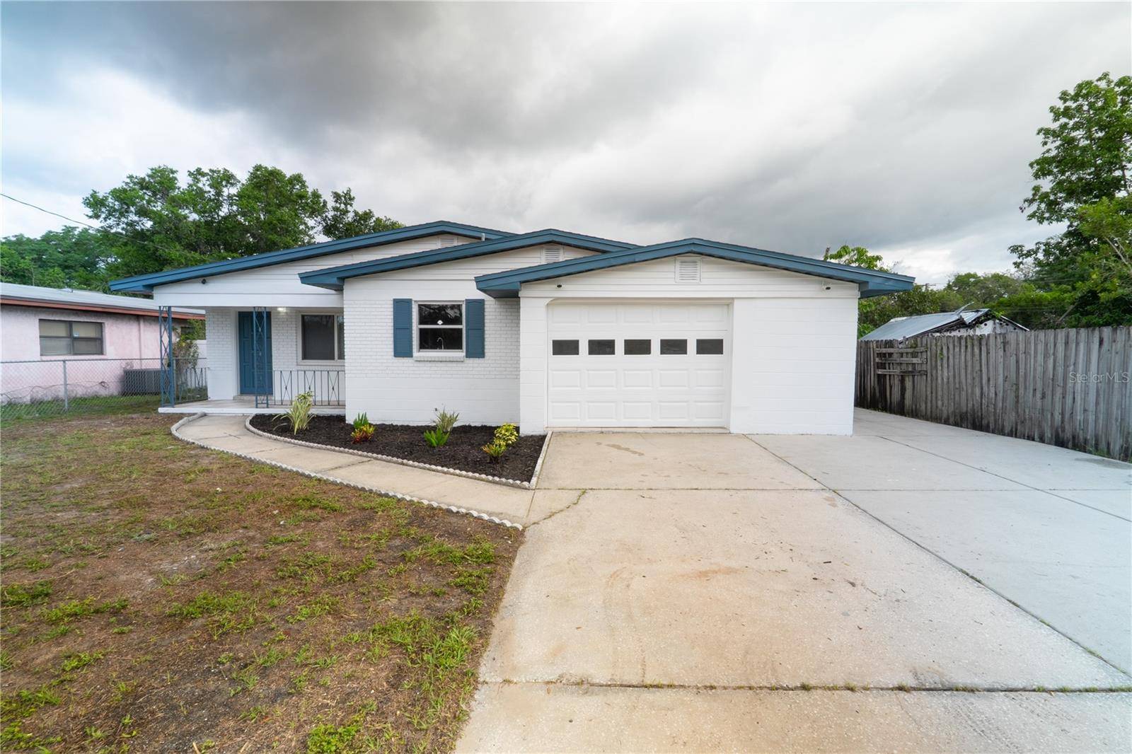2610 E YUKON ST, Tampa, FL 33604