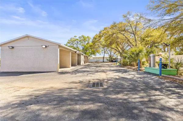 Largo, FL 33770,1496 SEMINOLE BLVD