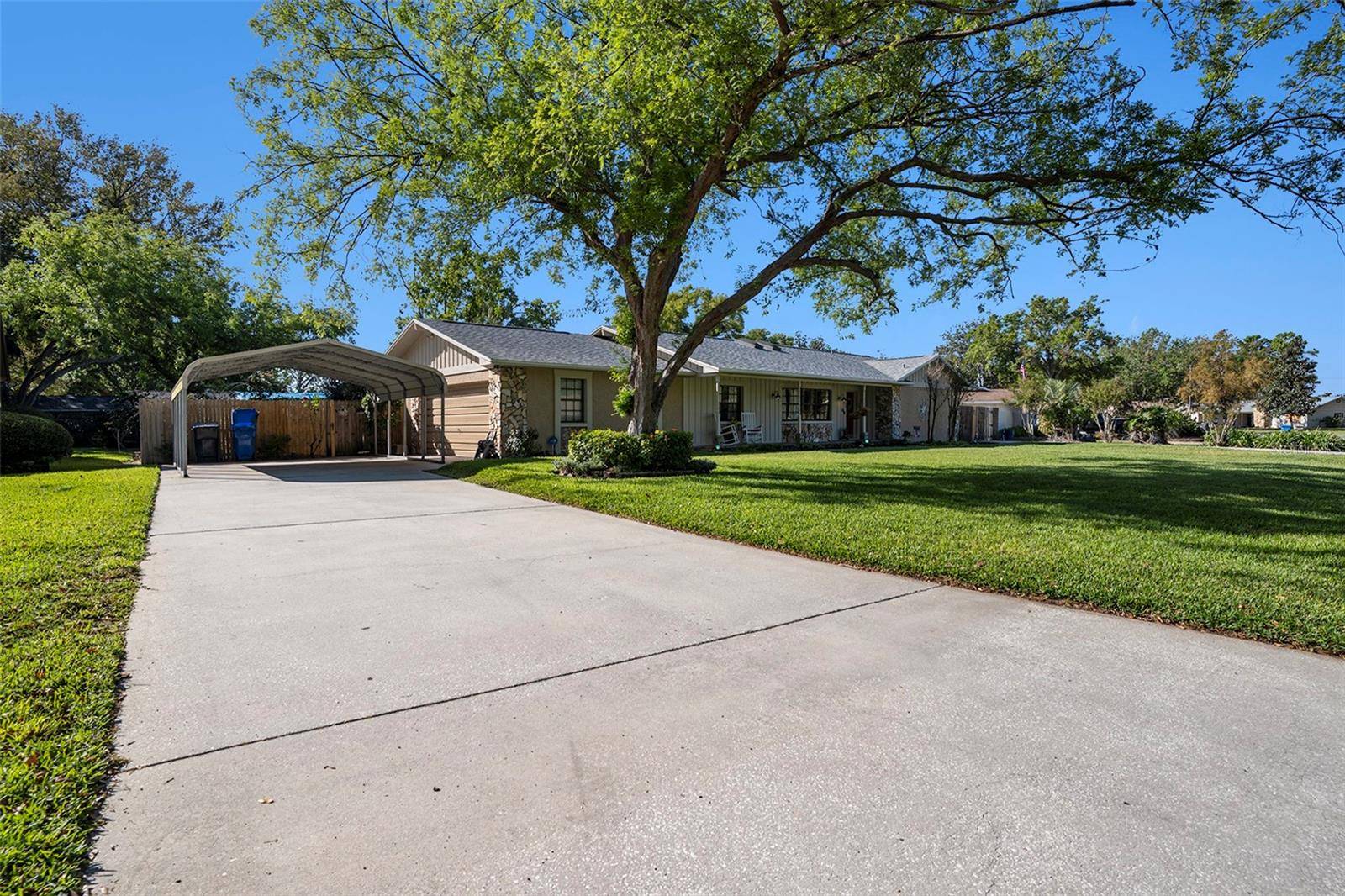 Valrico, FL 33594,2208 PARKWOOD DR