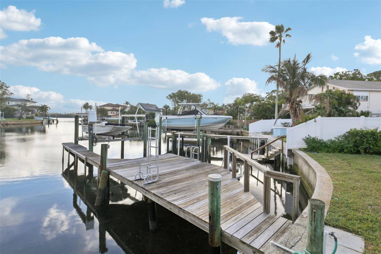 Palm Harbor, FL 34683,104 CARLYLE CIR