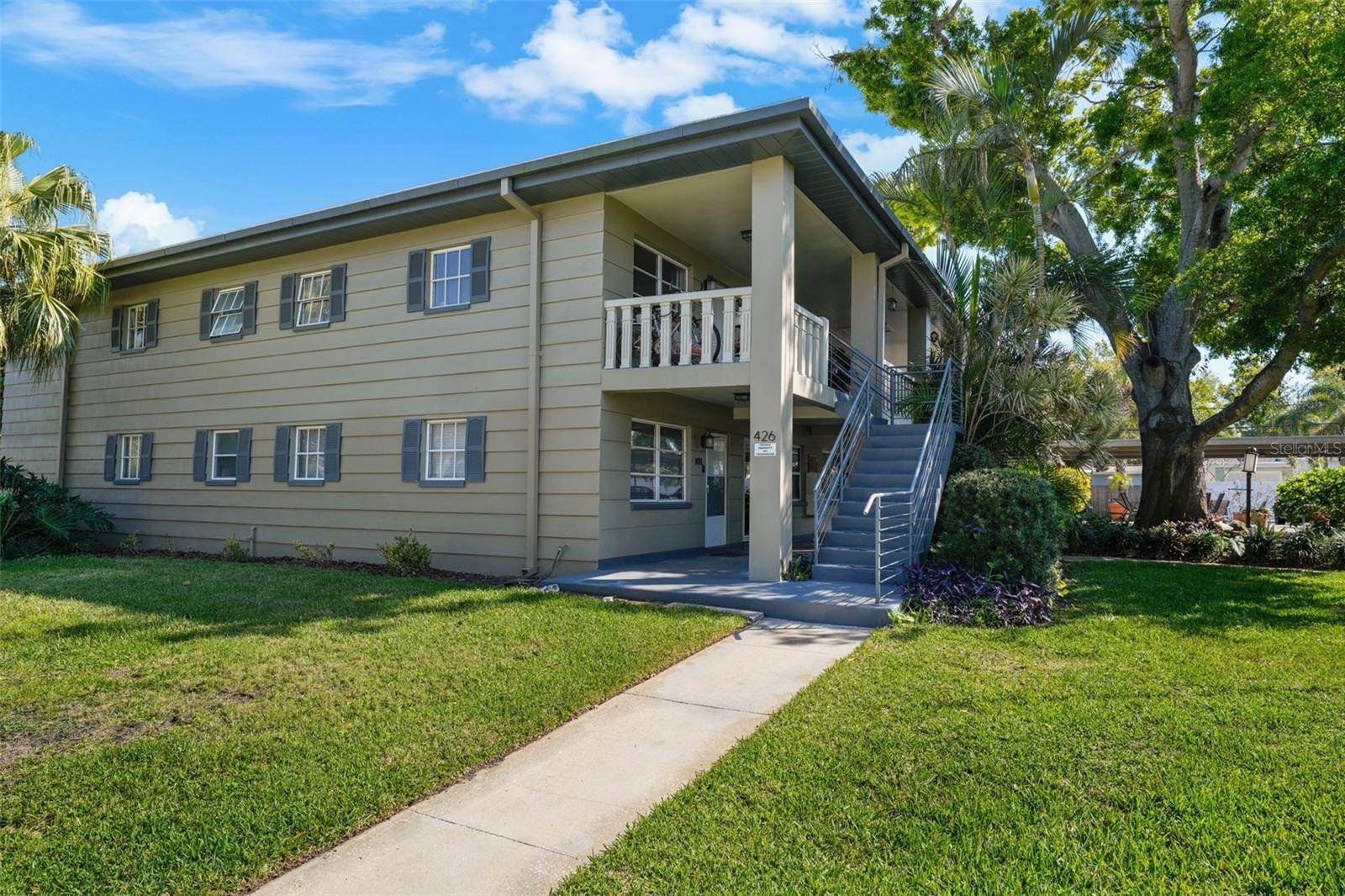 426 32ND AVE N #102E, St Petersburg, FL 33704