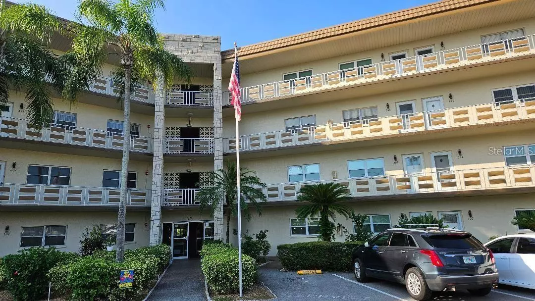 St Petersburg, FL 33709,5725 80TH ST N #107