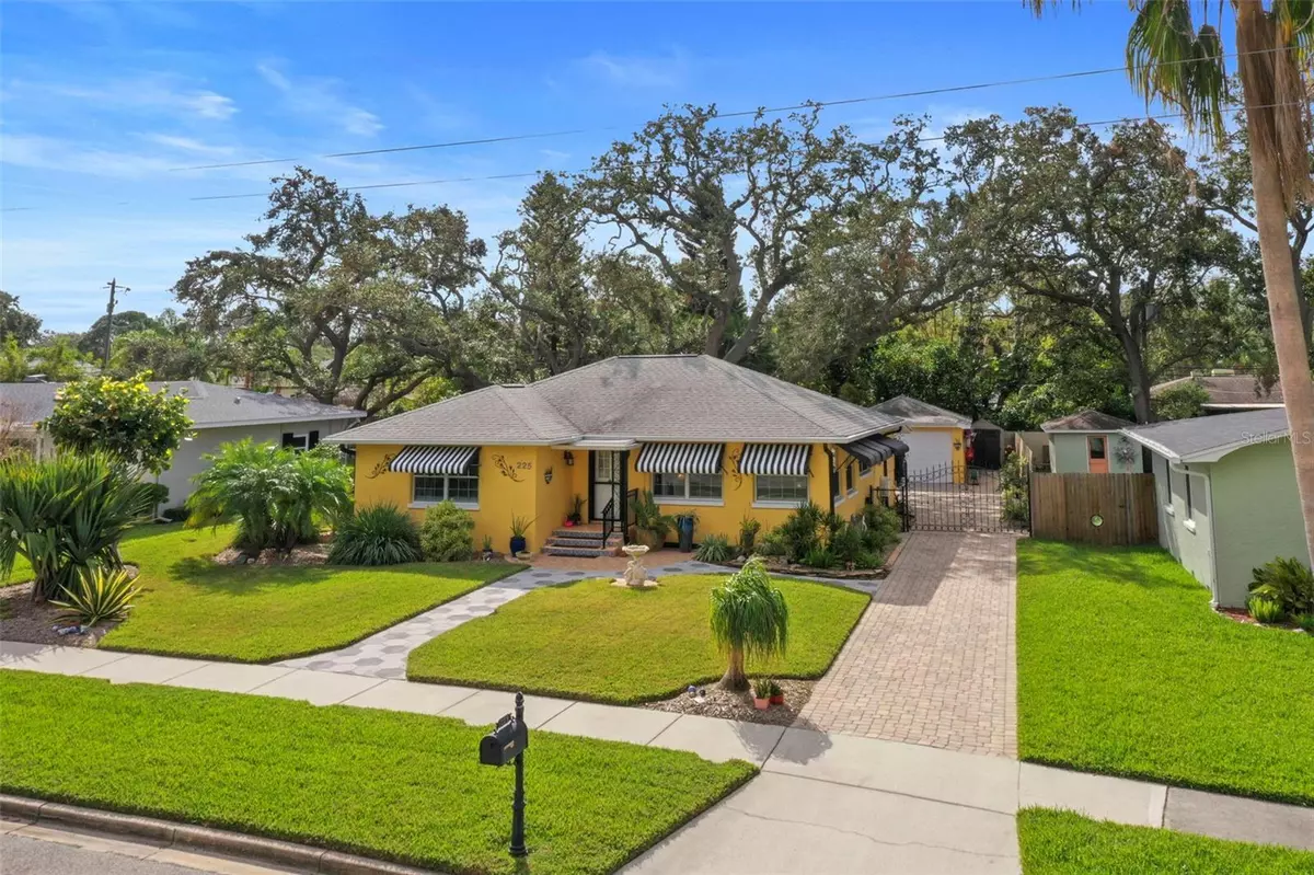 Dunedin, FL 34698,225 GARDEN CIR S