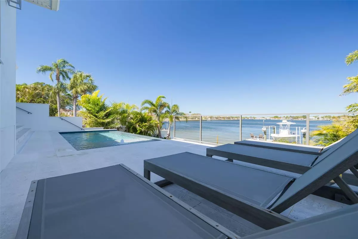 St Petersburg, FL 33703,3418 OVERLOOK DR NE