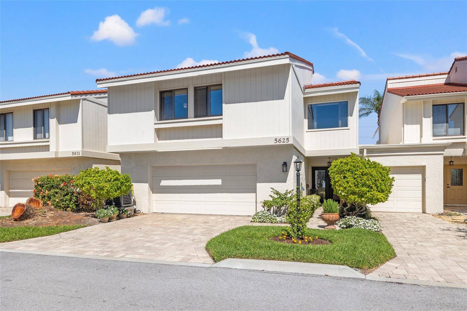 St Petersburg, FL 33715,5625 ESCONDIDA BLVD S